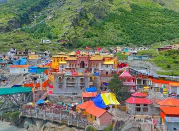 Badrinath Temple View